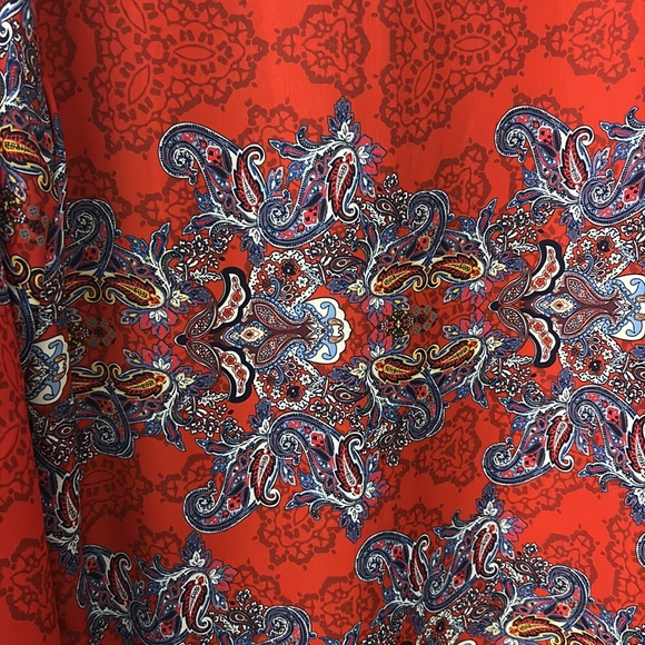 Reba, red and blue duster - Picture 5 of 5